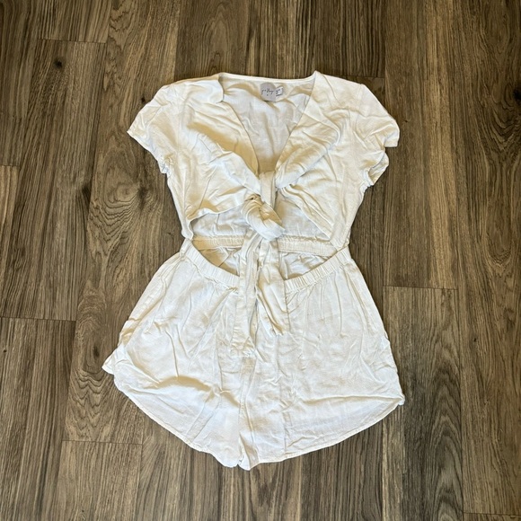 Princess Polly Ragnar Tie Front Romper - Picture 5 of 7